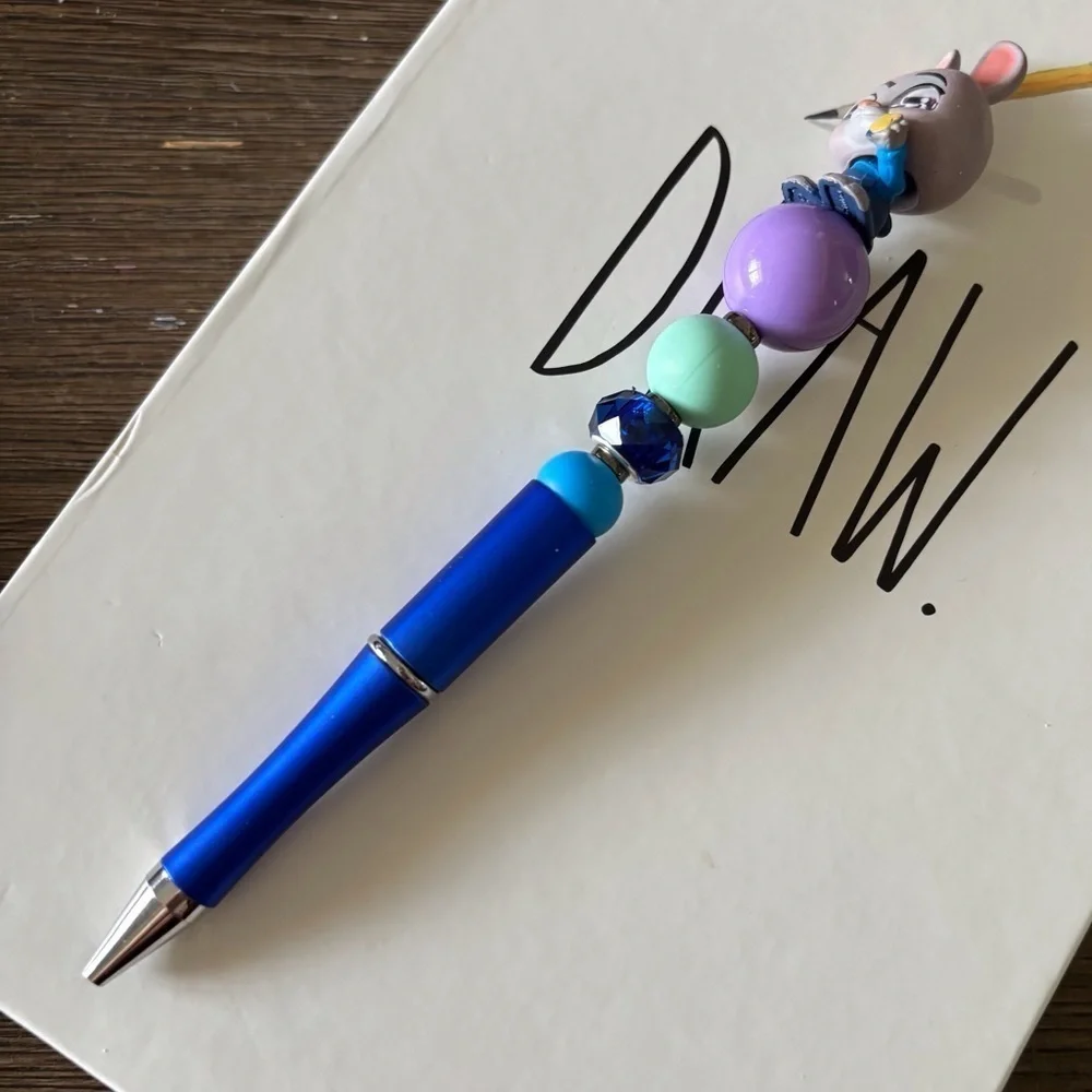 Disney Doorables: Zootopia: Judy Hopps handmade beaded pen